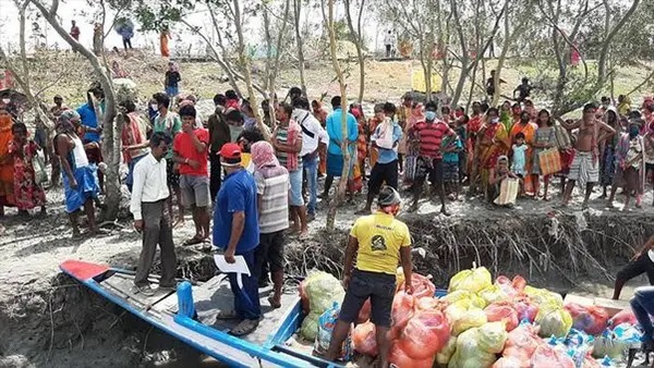 ত্রাণ কেউ পাচ্ছে কেউ পাচ্ছে না