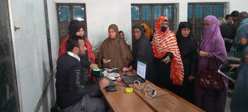 কালিহাতীতে পৌরসভার তিনটি ওয়ার্ডে স্মার্ট কার্ড বিতরণ