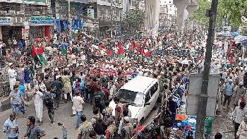 সালাম ফিরিয়েই নারায়ে তাকবির, ফিলিস্তিনে হামলার বিচার দাবিতে মিছিল