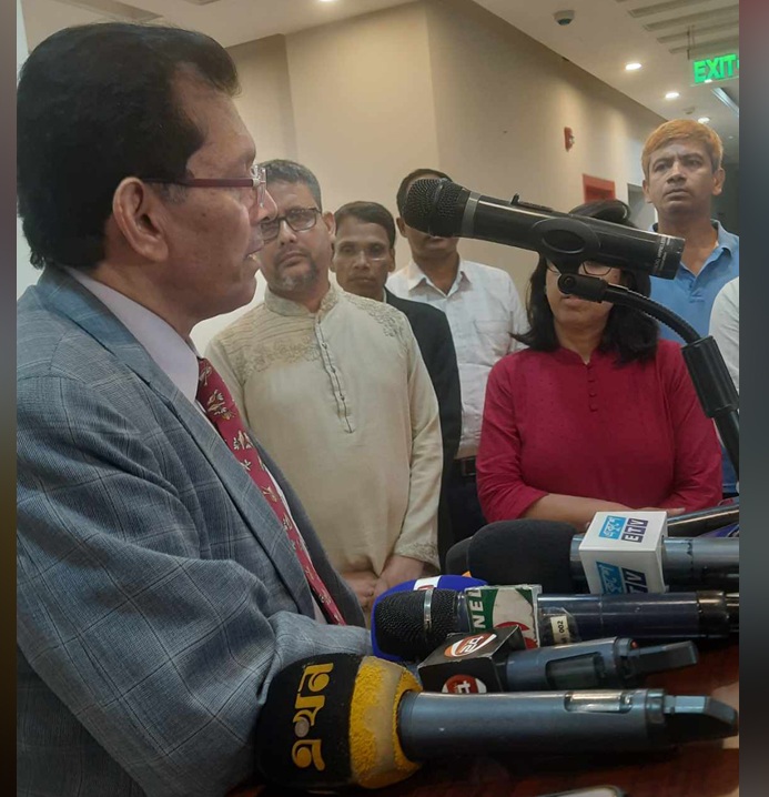 আমরা যার সঙ্গে ইচ্ছা দেখা করব, কে কী বলল যায়-আসে না: আরাকান আর্মি নিয়ে নিরাপত্তা উপদেষ্টা