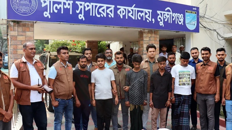 এক্সপ্রেসওয়ের সেই ভাইরাল ভিডিওর ঘটনায় ৫ ডাকাত গ্রেপ্তার