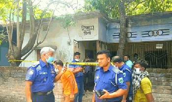 চাঁপাইনবাবগঞ্জে নিজ বাড়ী থেকে আইনজীবীর মরদেহ উদ্ধার