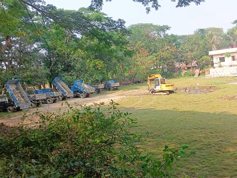 বোয়ালখালীতে অবৈধ মাটি বিক্রির দায়ে অর্থদণ্ড