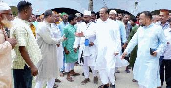 লক্ষ্মীপুরে ব্যালট পেপারের মাধ্যমে নেতৃত্ব নির্বাচন করছে বিএনপির নেতাকর্মীরা