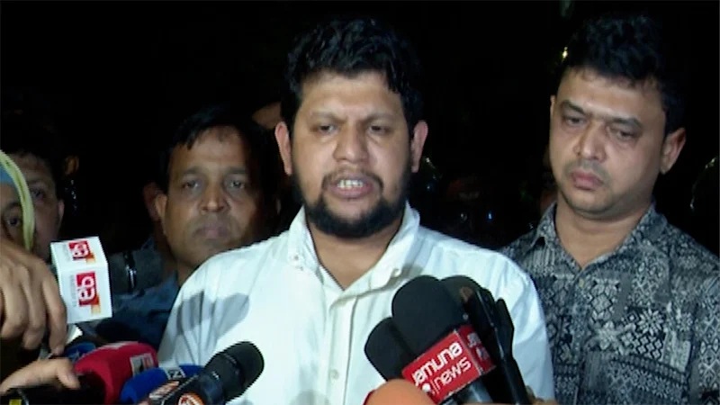 কিছু ঘটলেই যমুনায় যাওয়ার প্রবণতা সহ্য করা হবে না: উপদেষ্টা মাহফুজ