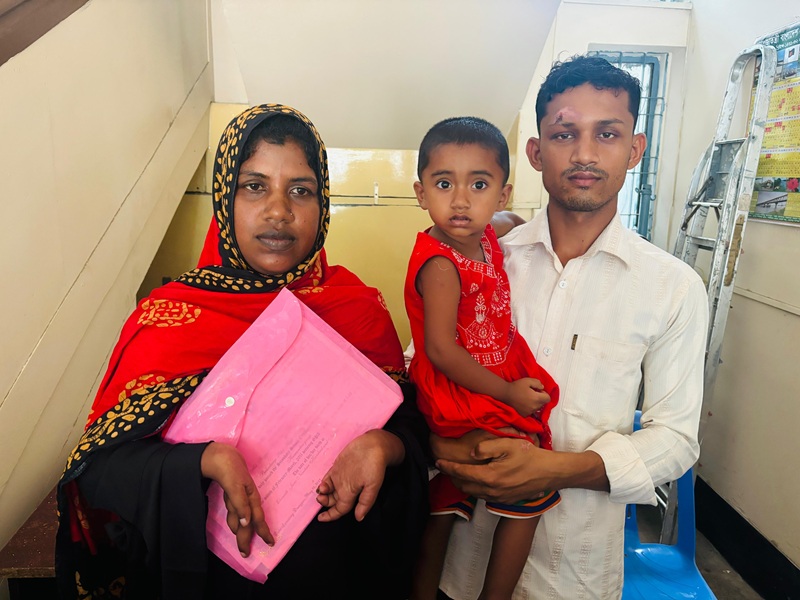 লড়ে গেছেন পায়ে, জিতেছেন ডিগ্রি শুধু একটা চাকরি চাই : ঠাকুরগাঁওয়ের রাজিয়ার আকুতি
