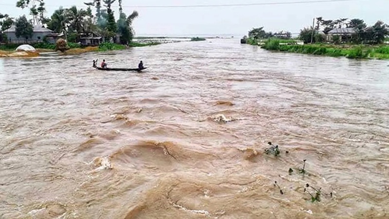 ধেয়ে আসছে পাহাড়ি ঢল, ডুবতে পারে ৪ জেলা