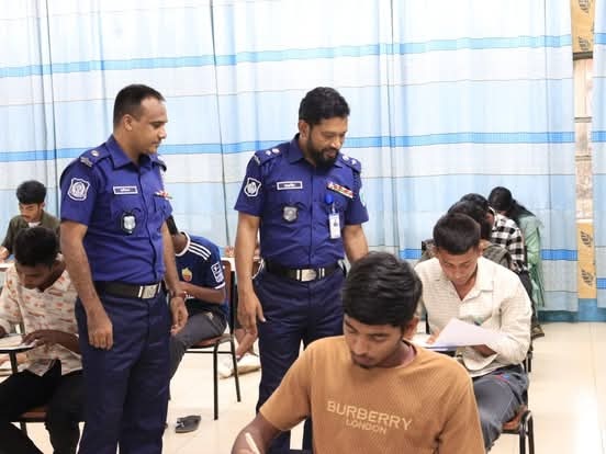 মৌলভীবাজারে কনস্টেবল নিয়োগের লিখিত পরীক্ষা সম্পন্ন: অংশ নেন ২৭৪ প্রার্থী