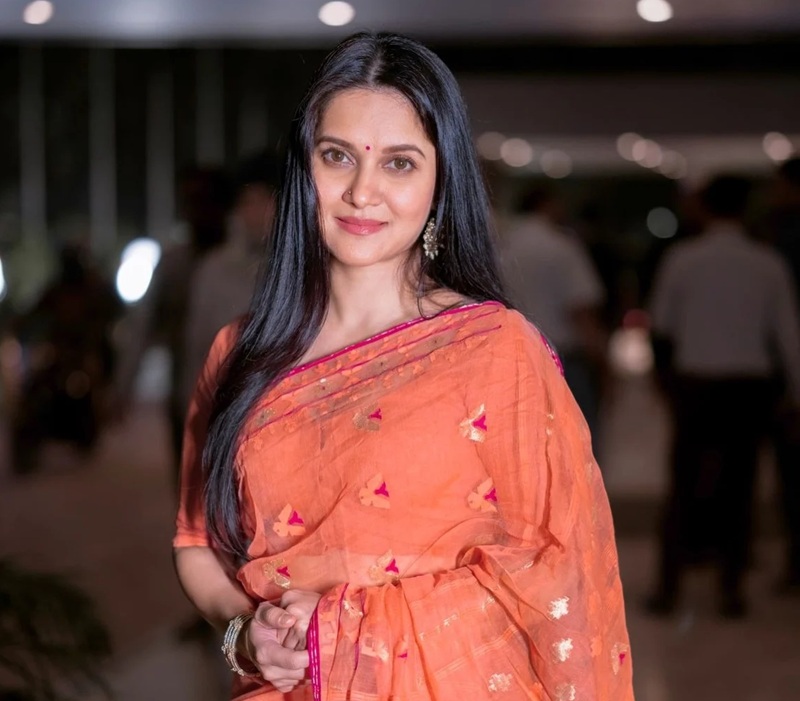 চাকরির কারণে অভিনয় নিয়ে বড় পরিকল্পনা করতে পারি না: মিথিলা