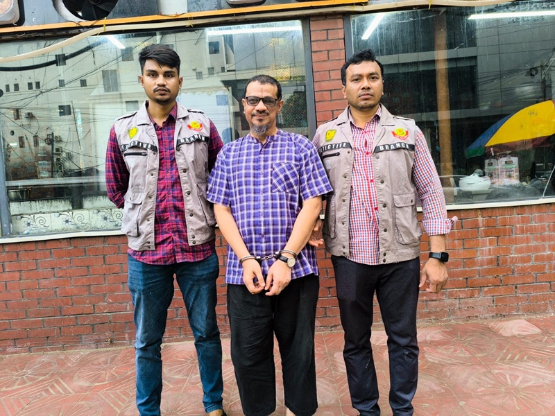 আমুর খালাতো ভাই রাহাত হোসেন ডিবির অভিযানে গ্রেফতার 