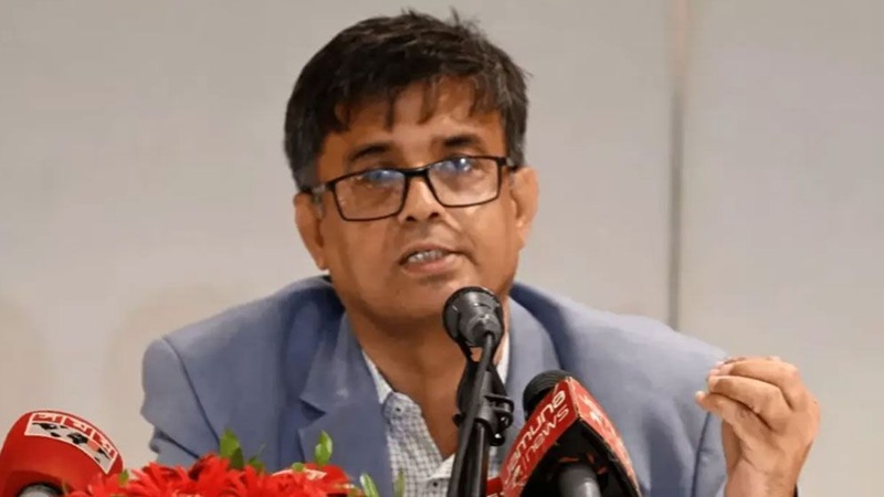গভীর রাতে কুরআনের আয়াত লিখে ফেসবুকে প্রেস সচিবের পোস্ট