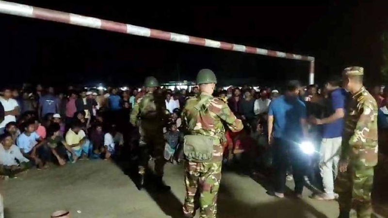 বোদায় টাকার বিনিময়ে সরকারি চাল বিতরণ, ১১ ইউপি সদস্য আটক