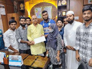 নাদিরা ইয়াসমিনকে সাতক্ষীরা সরকারি কলেজে যোগদানে বাধা চেয়ে অধ্যক্ষ ও ডিসিকে স্মারকলিপি  শিক্ষার্থীদের