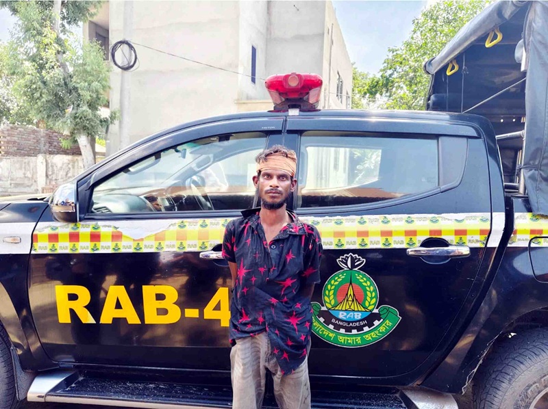 মাদকের টাকা না পেয়ে নিজের মাকে কুপিয়ে খুন: ১৮ ঘন্টার মধ্যে পাষন্ড সন্তানকে গ্রেফতার 