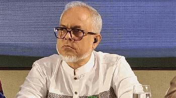 নৈতিক স্খলন বনাম রাজনৈতিক উচ্চাকাঙ্ক্ষা, কোন পথে রফিকুল আমীন?