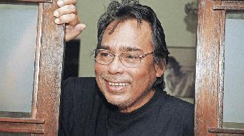 বেঁচে থাকলে আজ ৭৪ বছরে পা রাখতেন হুমায়ুন ফরীদি
