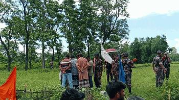 পুশইনে ব্যর্থ হয়ে সীমান্তের বাতি বন্ধ করে ফেরত নিয়েছে বিএসএফ