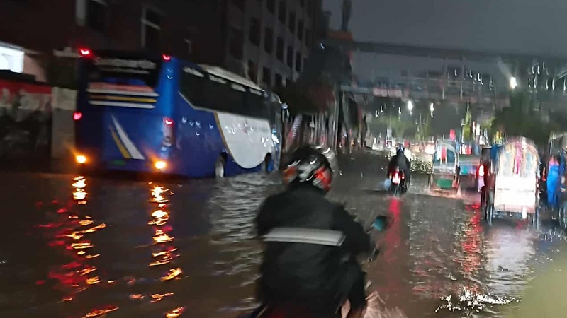 জলাবদ্ধতা নিরসনে জরুরি কন্ট্রোলরুম স্থাপন করেছে ডিএনসিসি