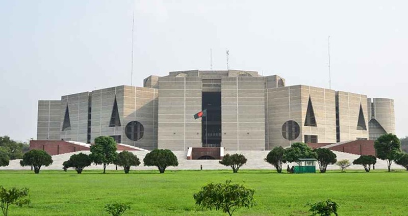 এক নজরে বাংলাদেশের ৫৩টি জাতীয় বাজেট