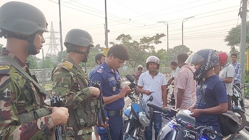 ঠাকুরগাঁওয়ে সেনাবাহিনীর চেকপোস্ট, ৩৯টি মোটরসাইকেলের বিরুদ্ধে মামলা