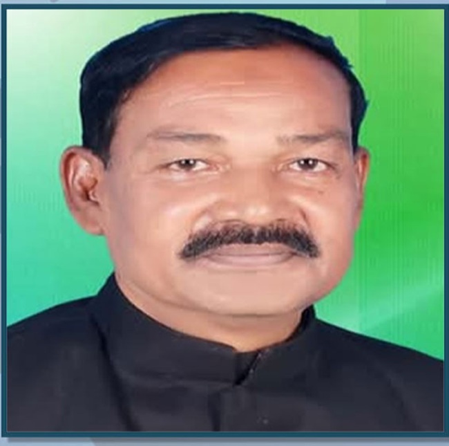 আত্মগোপনে থাকা উল্লাপাড়া উপজেলা আওয়ামী লীগ সভাপতি গ্রেপ্তার