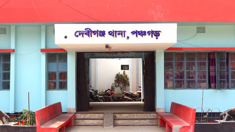 মদ নিয়ে যাওয়ার সময় রাস্তায় প্রাণ গেল যুবকের