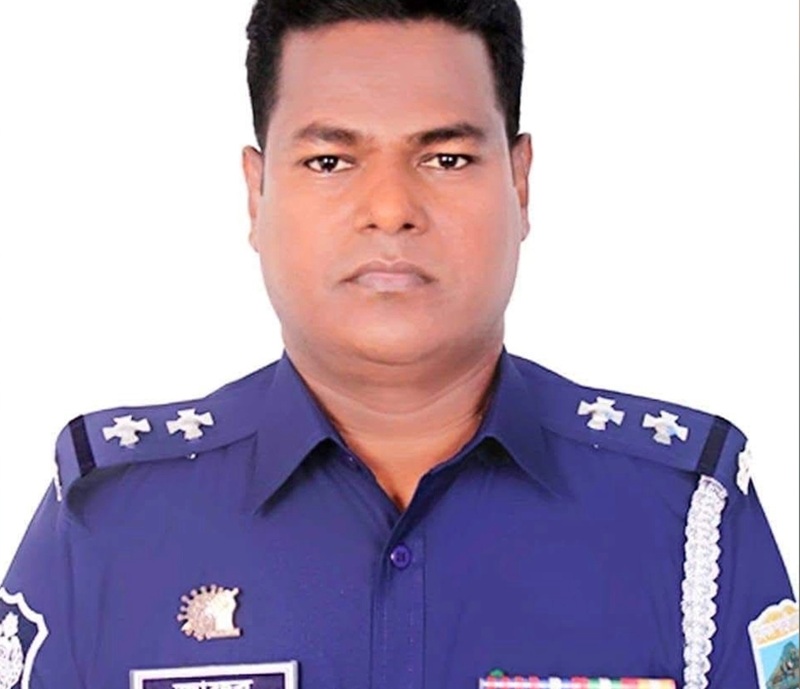 মামলা থেকে নাম বাদ দিতে ৫ লাখ টাকা চাইলেন এসআই