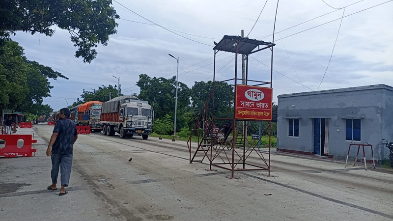 সাতক্ষীরা ভোমরা স্বথলবন্দর ১০ দিন ছুটির ফাঁদে 