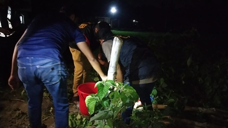 সাতক্ষীরায় বাইপাস সড়কে ৩০টি ককটেল সদৃশ বস্তু উদ্ধার, এলাকায় আতঙ্ক