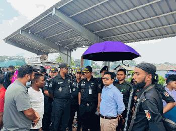লক্ষ্মীপুরে দ্বিগুণ বাসভাড়া আদায়, ইউএনও’র নির্দেশে ফেরত