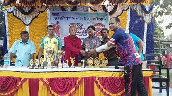পবিত্র ঈদুল আযহা উপলক্ষে ভোটমারী স্কুলের প্রাক্তন ছাত্রদের নিয়ে ফুটবল টুর্নামেন্ট