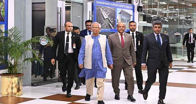 লন্ডন পৌঁছে হোটেল ল‌বিতেই একাধিক বৈঠক করবেন ড. ইউনূস