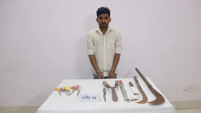 জেল থেকে ছাড়া পেয়ে ফের অস্ত্রসহ গ্রেপ্তার সাজ্জাদ