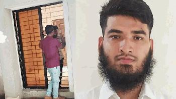 প্রেমিকার সঙ্গে আপত্তিকর অবস্থায় ছাত্রদল নেতা, অতঃপর...
