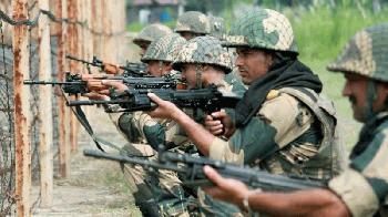 সুনামগঞ্জ সীমান্তে কয়লা চোরাকারবারিদের উপর বিএসএফের গুলিবর্ষণ