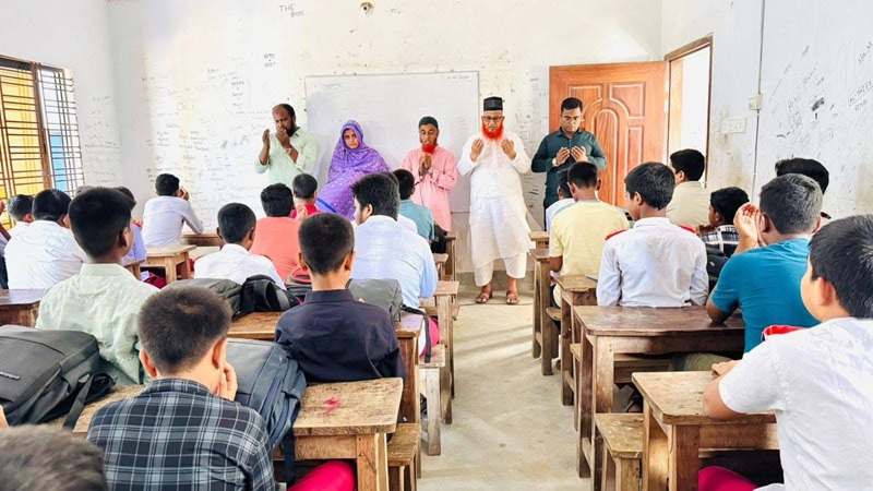 আত্রাইয়ে মেধাবি শিক্ষার্থী সৌরভের মাগফিরাত কামনায় দোয়া মাহফিল